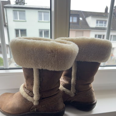 Ugg Shearling lined boots 
