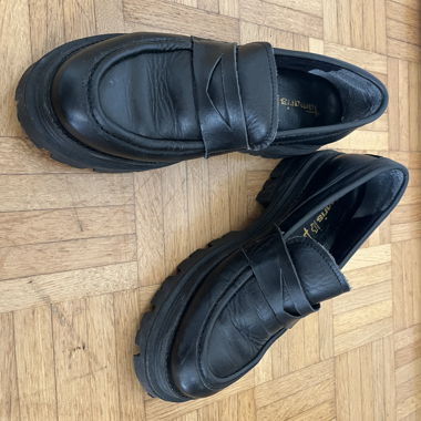 Schwarze Loafers