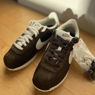 Nike Cortez brown