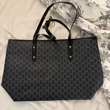 Black bag for CHF 7