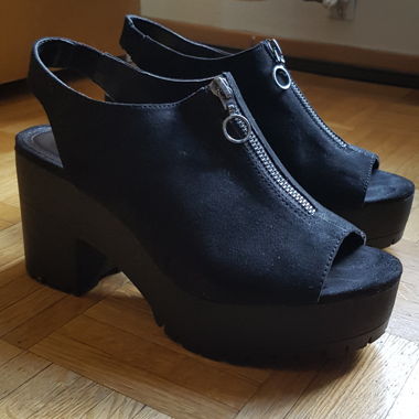 Chaussures à talon compensées