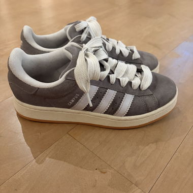 Adidas Campus in grau