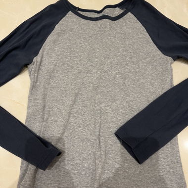 Brandy Melville long sleeve t-shirt