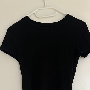 schwarzes Kleid