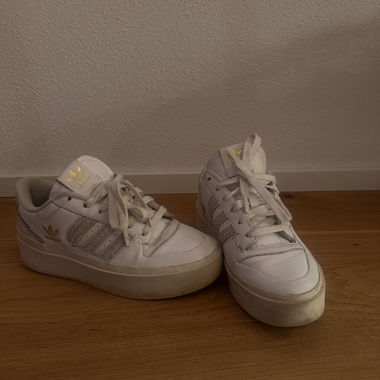 Adidas Sneaker