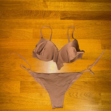 Bikini marrone a due pezzi con push-up
