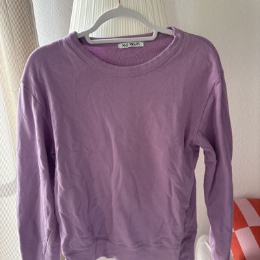 Lilac sweatshirt by N80 MGN