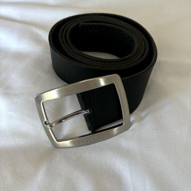 HUGO BOSS black leather belt