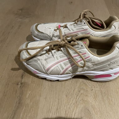 Turnschuhe 