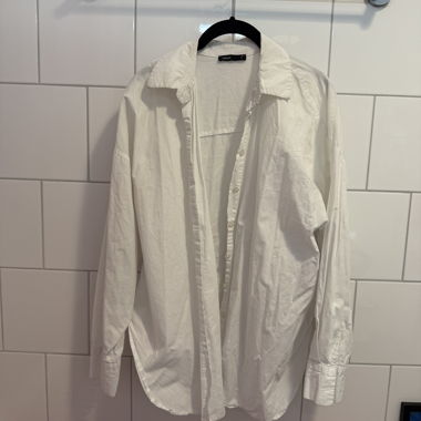 white shirt oversized 