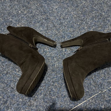 Stivaletti neri con tacco Tamaris taglia 37