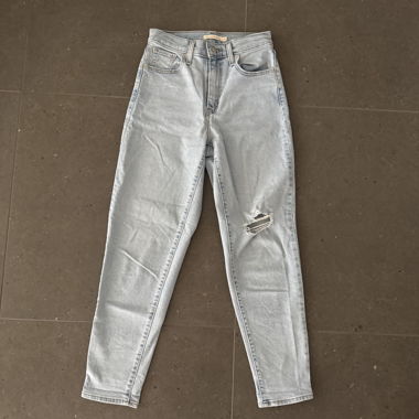 Levi's High Waisted Mom Jeans
