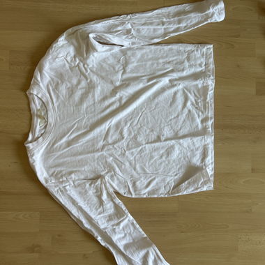 Weisses Langarmshirt