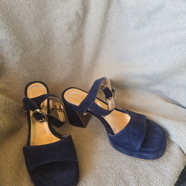 Navy heeled sandals