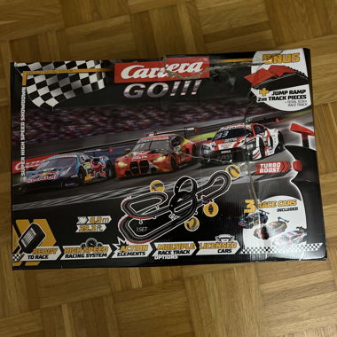 Carrera Go!!! Plus 3 voitures gratuites