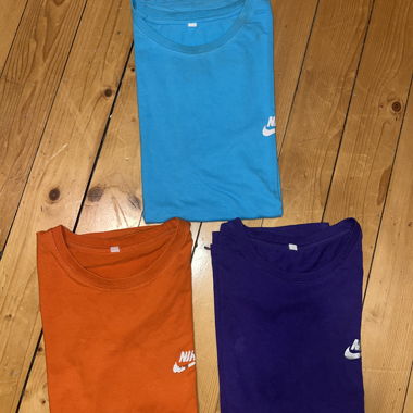 Trois t-shirt Nike 