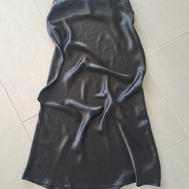 Black zara silk skirt