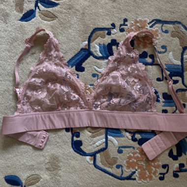 Bralette di pizzo rosa