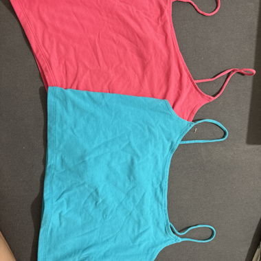 Set of 2 camisoles with thin straps