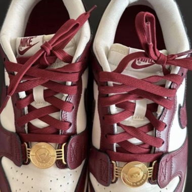 Baskets Nike Dunk Low bordeaux