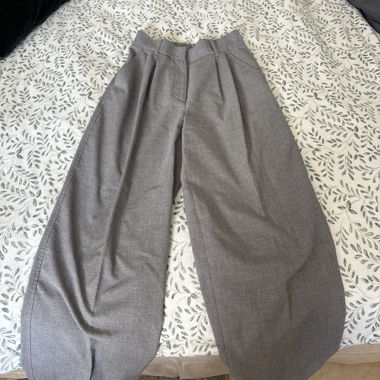 Pantalon large gris, taille 36
