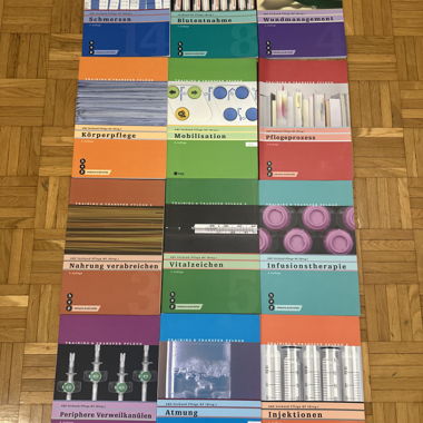 Pflege HF Lehrmittel Set, 12 unbenutzte Hefte