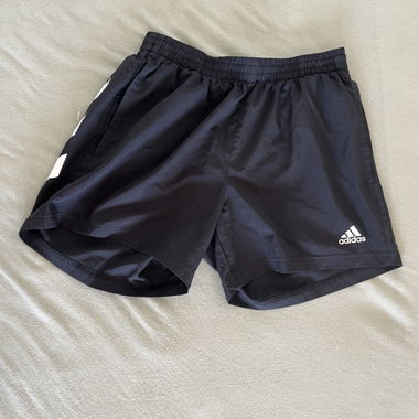 Schwarze adidas Lauf-Shorts