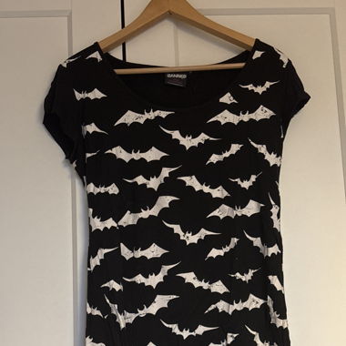 T-shirt noir à motif chauve-souris 