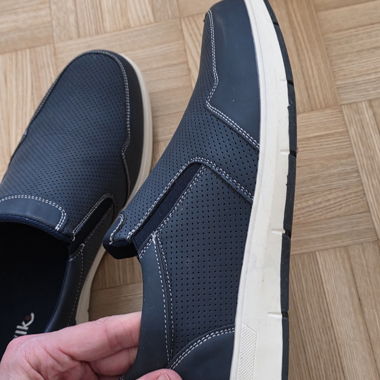Slipper ohne Schnürsenkel