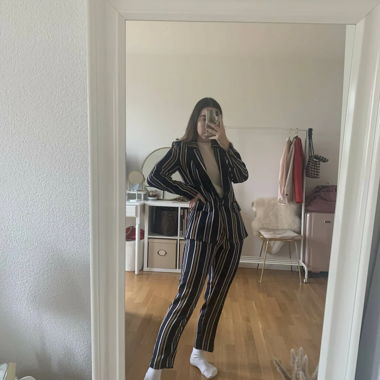 Gestreifter Business Anzug