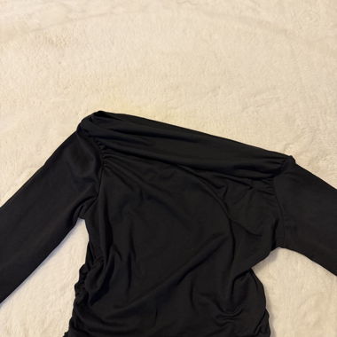 Schwarzes Langarmshirt