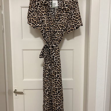 Midikleid mit Leoprint