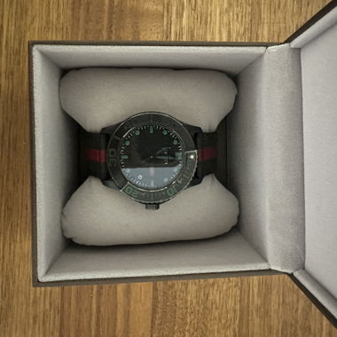 Gucci Herren Armbanduhr mit Box
