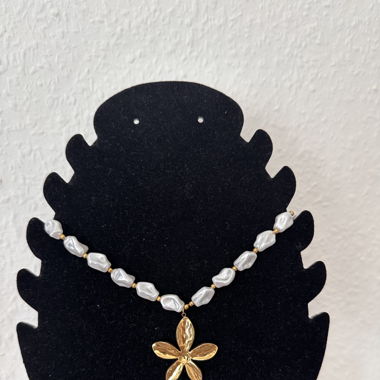 COLLIER 