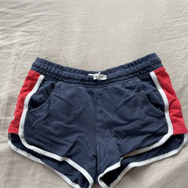 sehr kurze Sport/Freizeit Hosen