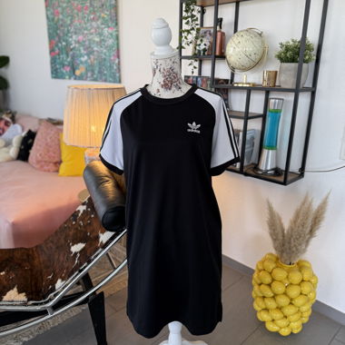 Adidas Kleid – T-Shirt Style, Grösse 38/M, bequem