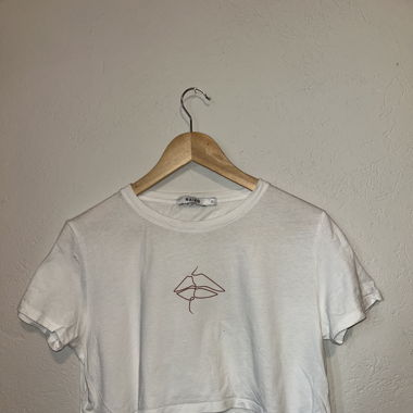 T-shirt/ crop-tops 