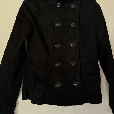 Giacca di jeans nera con bottoni