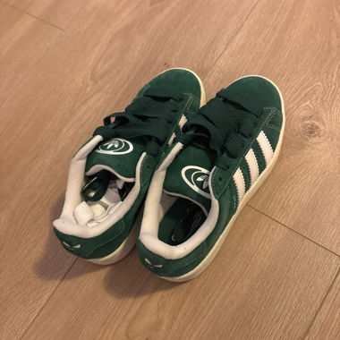 Adidas in camoscio verde (Campus)