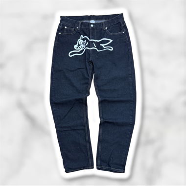 Graphic Jeans