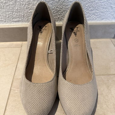 Escarpins en cuir beige taille 38