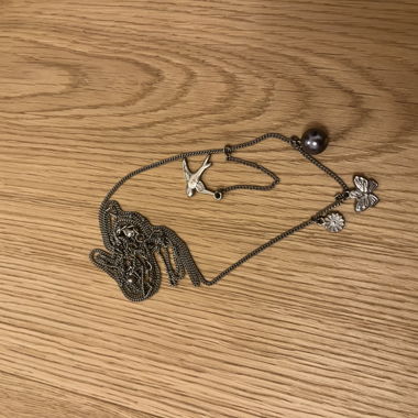 Kettenarmband mit Anhänger