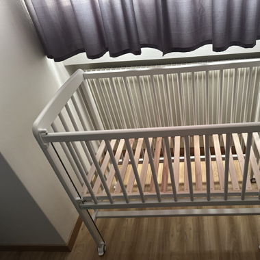 Beistellbett & Matratze – wie neu, kaum benutzt