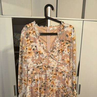 Flower Kleid Mini + V Ausschnitt