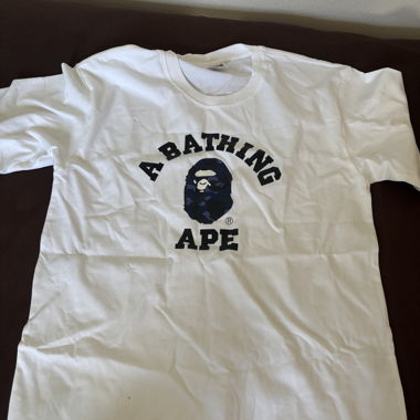 T-shirt graphique BAPE