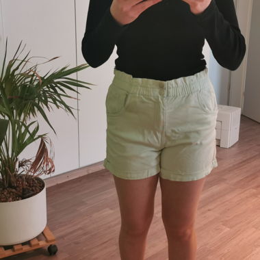 Short de couleur menthe