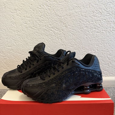 Nike Shox R4 Black Floral (women)