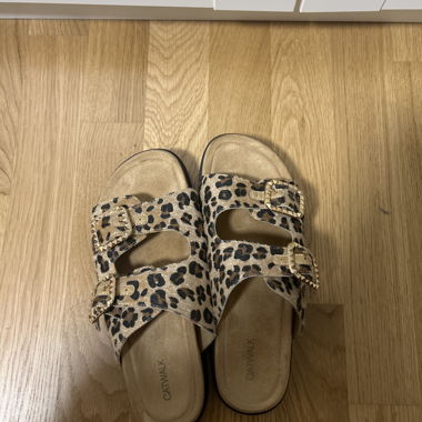 Leopardenmuster Sandalen