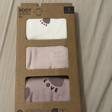 Lot de 3 bodies 3 mois kiabi- neufs 