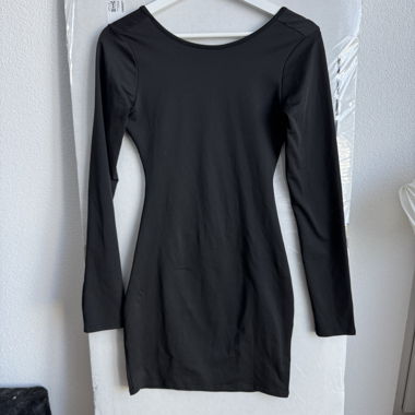 Rückenfreies Kleid